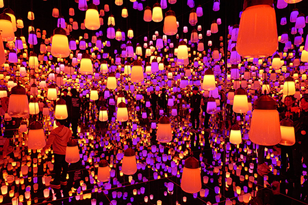Forest of Resonating Lamps / © teamLab.