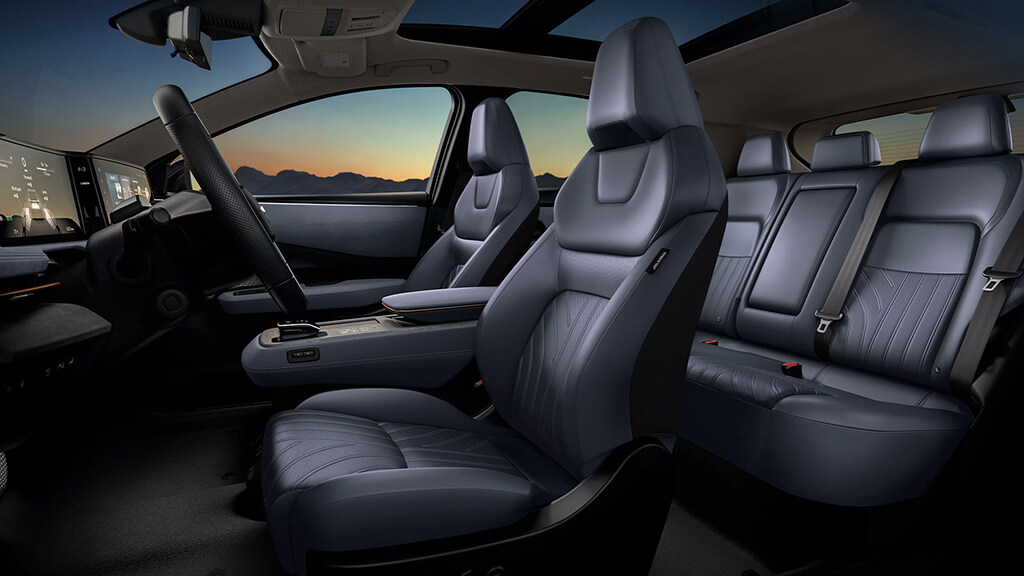 El diseño minimalista del Nissan ARIYA maximiza el espacio y ofrece una sensación de máximo confort.